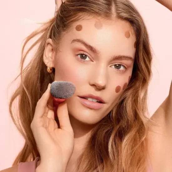Real Techniques Snatch + Sculpt Contour Makeup Brush image {2}