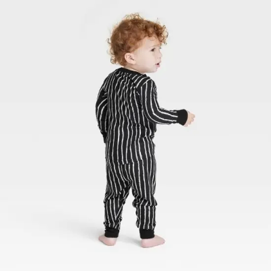 Toddler Boys' Disney The Nightmare Before Christmas Jack Skellington Pajama Set - Black image {1}