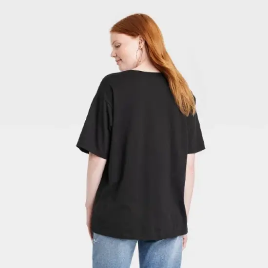 Women's Halloween IT Oversized Short Sleeve Graphic T-Shirt - Black image {1}