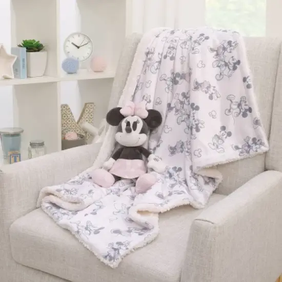 Disney Minnie Mouse Plush Toy image {4}