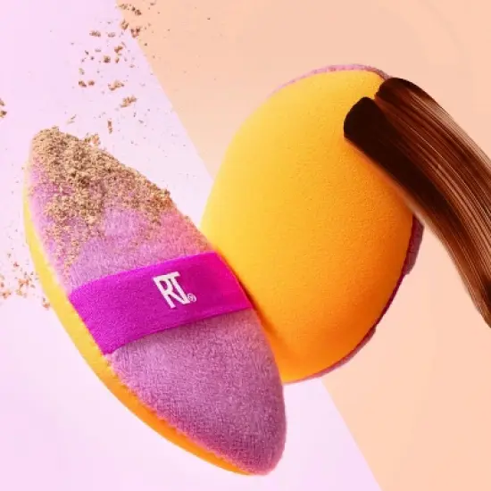 Real Techniques Miracle 2-In-1 Makeup Powder Puff + Travel Case image {9}