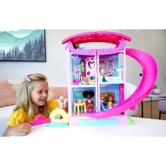 Barbie Chelsea Transforming Playhouse image {1}