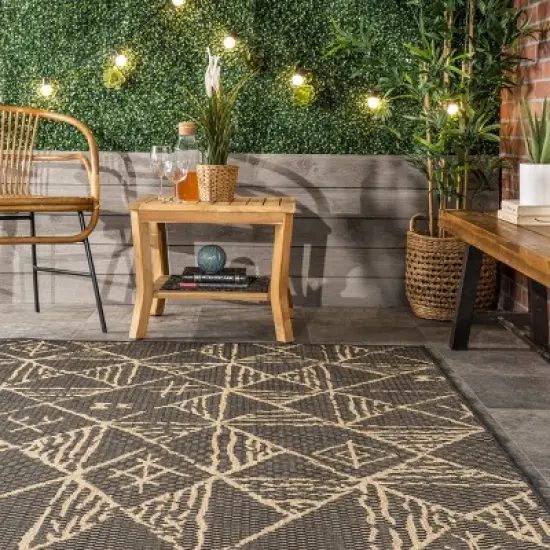nuLOOM Marlow Geometric Aztec Indoor and Outdoor Patio Area Rug image {7}