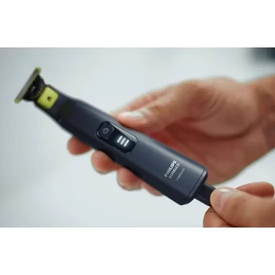 Philips Norelco OneBlade 360 Mid-Pro Rechargeable Men's Electric Shaver and Trimmer - QP6531/70 image {3}