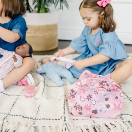 Melissa & Doug Mine to Love Doll Diaper Changing Set With Bag, Wipes, Accessories (7pc) image {7}
