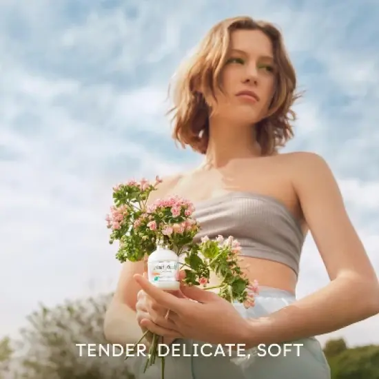 Cacharel Anais Anais Eau de Toilette Spray for Women 3.4 oz &ndash; Classic Floral Green Perfume with White Lily and Musk, Romantic Everyday Fragrance image {1}