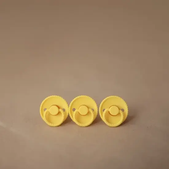 FRIGG Rope/Daisy Silicone Pacifier (Sunflower/Fuchsia) 2-Pack (6-18 Months) image {2}