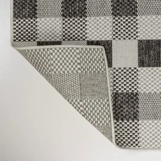 Darcy Traditional Geometric Bold Gingham Indoor/Outdoor Area Rug - JONATHAN Y image {5}