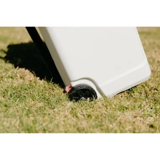 Igloo Latitude 30qt Roller Marine Cooler image {14}