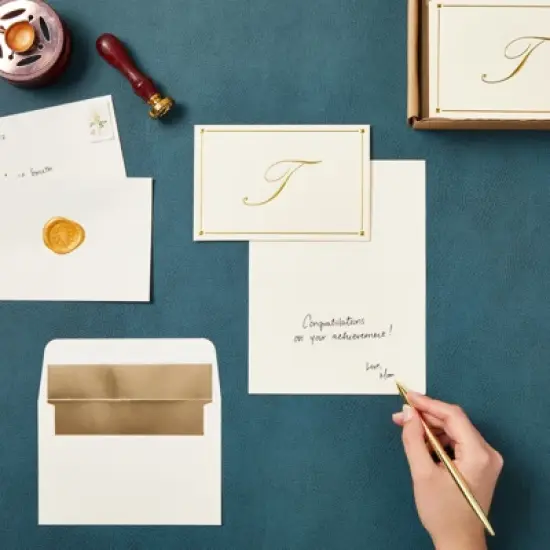 Pipilo Press 24 Pack Ivory Gold Foil Letter T Blank Note Cards with Envelopes 4x6, Initial T Monogrammed Personalized Stationery Set image {1}