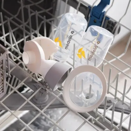 Medela Traditional Breast Pump Accessory image {5}