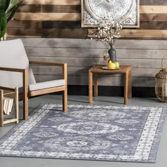 nuLOOM Frida Persian Medallion Machine Washable Indoor/Outdoor Patio Area Rug image {1}