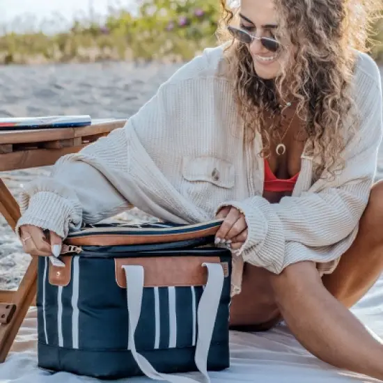 CleverMade Premium Soft Sided Malibu 13qt Cooler image {2}