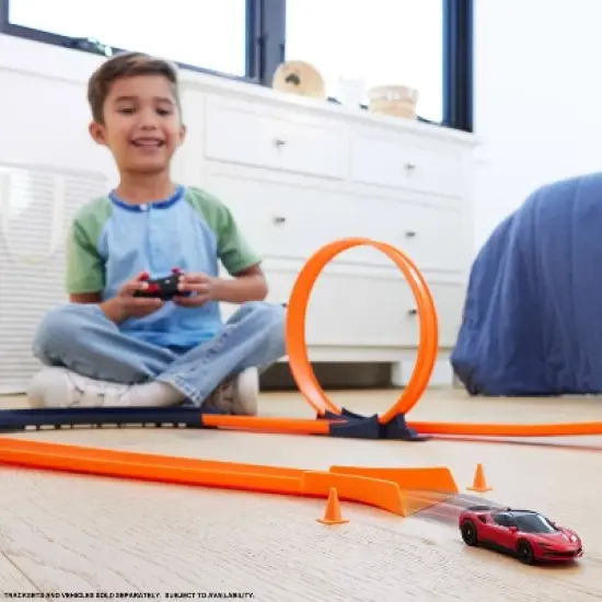 Hot Wheels 1:64 Ferrari SF90 Stradale Assetto Fiorano Battery Powered Remote Control Car image {1}