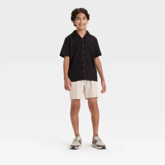 Boys' Short Sleeve Seersucker Woven Button-Down Shirt - art class&trade; image {2}