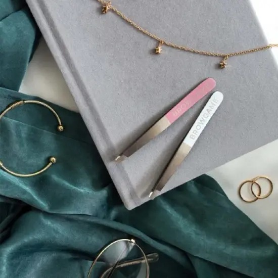 Browgame Original Slanted Tweezer - Tweezers for Fine Hair - White - 1 pc image {2}