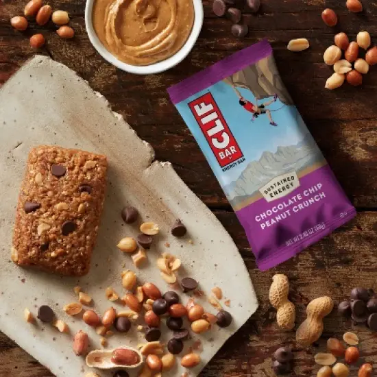 CLIF Bar Chocolate Chip Peanut Crunch Granola Protein Bar Made with Organic Oats - 11g Protein - 12oz/5pk image {3}