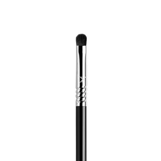 Sigma Beauty E21 Smudge Makeup Brush image {1}