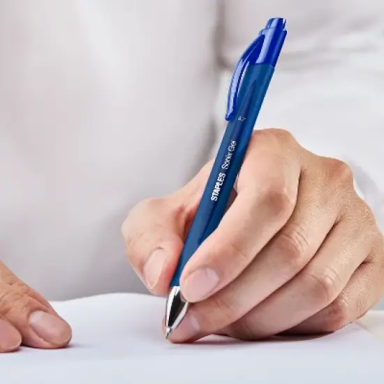 Staples Sonix Retractable Gel-Ink Pens Medium Point Blue Dozen (13563-CC) 651256 image {4}