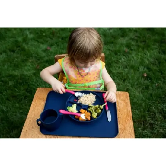 green sprouts Snap & Go Wipe-off Bibs 3pk image {2}