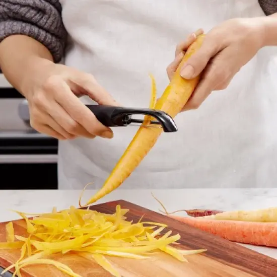 OXO Swivel Peeler image {3}