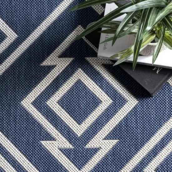 nuLOOM Celine Aztec Indoor/Outdoor Area Rug image {5}