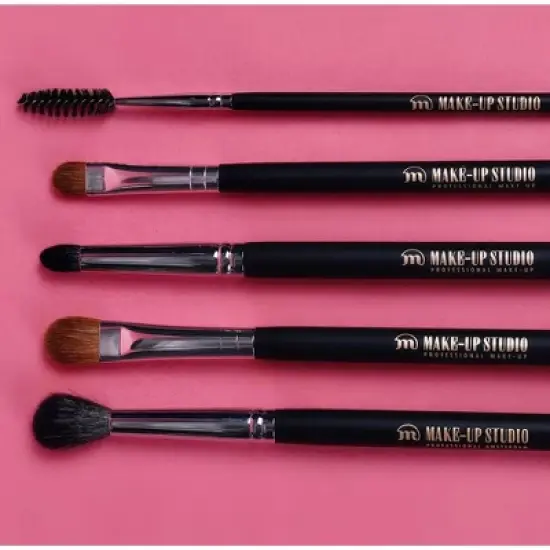 Eyeshadow Brush Short Flat - 18 by Make-Up Studio for Women 1 Pc Brush image {4}