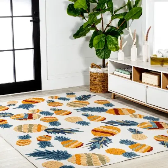 Ananas Bold Pineapple High-Low Indoor/Outdoor Area Rug - JONATHAN Y image {8}