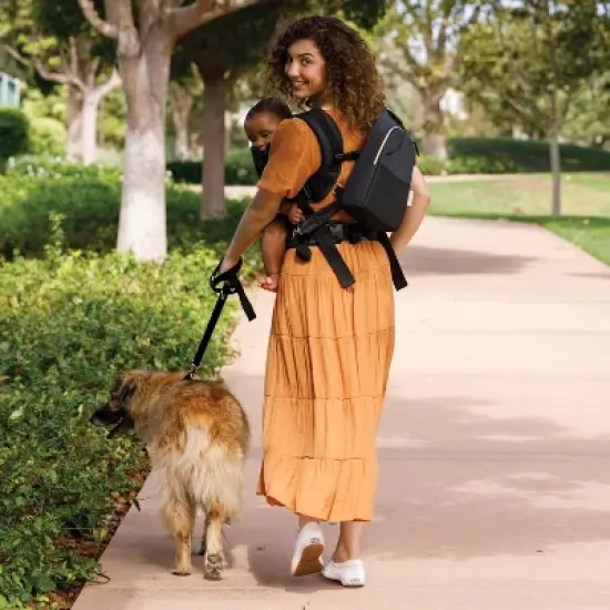 Infantino Flip 4-In-1 Convertible Carrier & Crossbody Diaper Bag Set image {10}