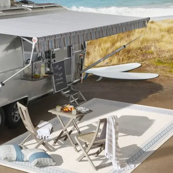 Lucia Classic Diamond Border Indoor/Outdoor Area Rug - JONATHAN Y image {8}