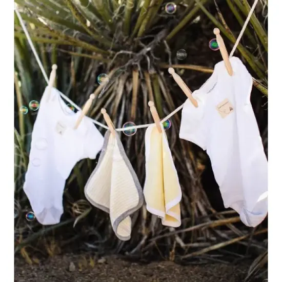 Burt's Bees Baby&reg; Baby Girls' Set of 3 Little Ducks Washcloths - Yellow image {2}