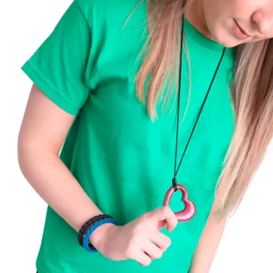 Chewigem Miller Chewable Heart, Red image {2}