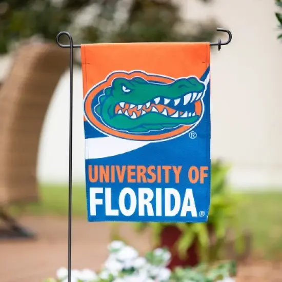 Evergreen Flag, DS New Burlap, Garden, University of Florida image {1}