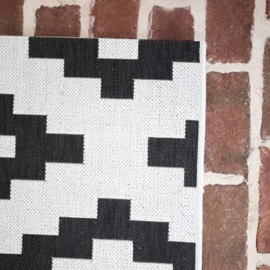 Elio Diamond Trellis Rectangular Indoor/Outdoor Rug - Balta Rugs image {3}