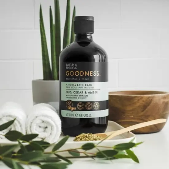 Baylis & Harding Goodness Oud Bath Soak - Cedar and Amber - 16.9 fl oz image {1}
