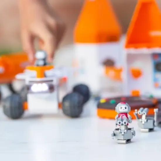 Educational Insights Circuit Explorer Deluxe Base Station image {4}