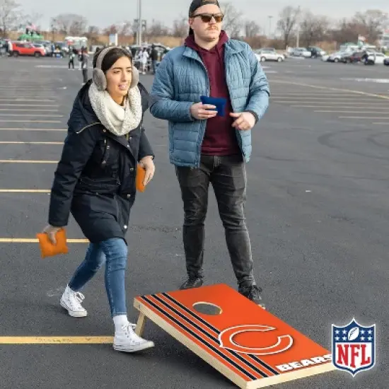 NFL Chicago Bears 2'x3' Wood Cornhole Set image {6}