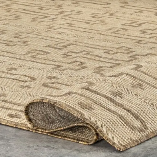 nuLOOM Brandy Transitional Celtic Indoor and Outdoor Patio Area Rug image {3}