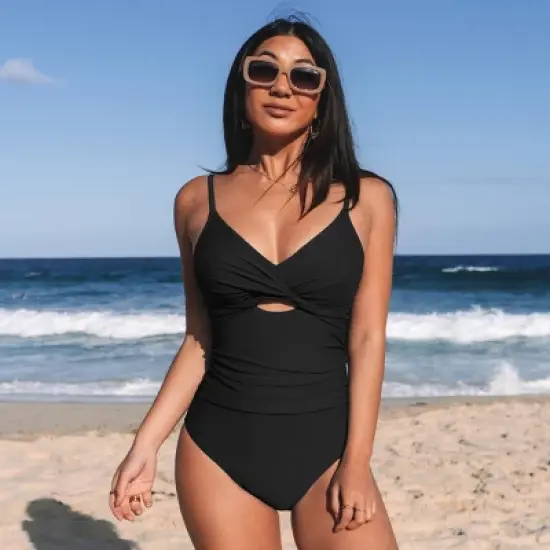 Women's Twist Front Cutout One Piece Swimsuit -Cupshe image {4}