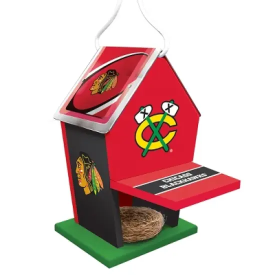 MasterPieces Officially Licensed NHL Chicago Blackhawks outdoor wood birdhouse! image {1}