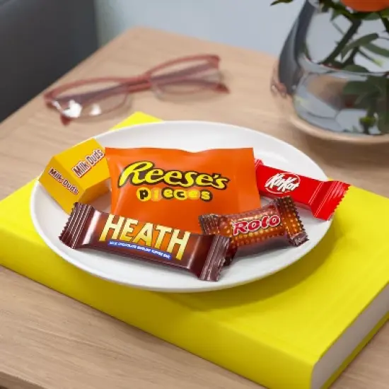 Hershey's Assorted Snack Size Candy Party Bag - 33.08oz image {2}