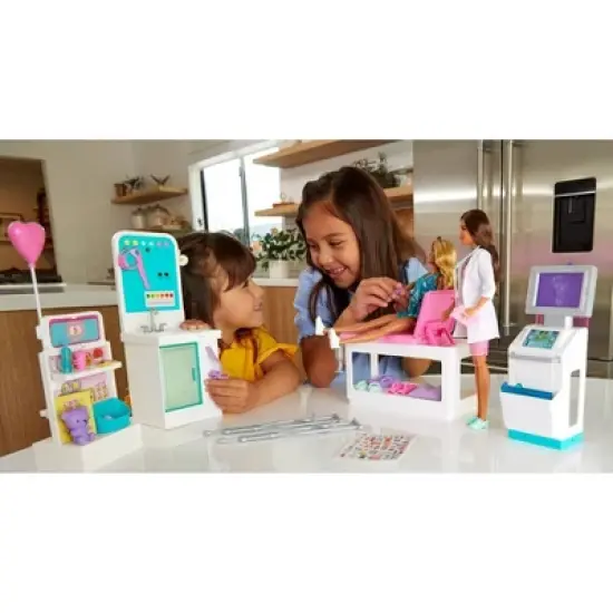 Barbie Careers Fast Cast Clinic Playset image {1}