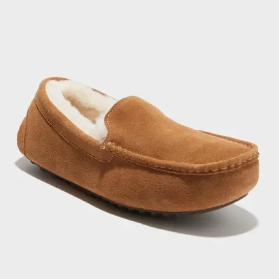 dluxe by dearfoams Men's Nelson Shearling Moccasin Slippers - Chestnut image {4}