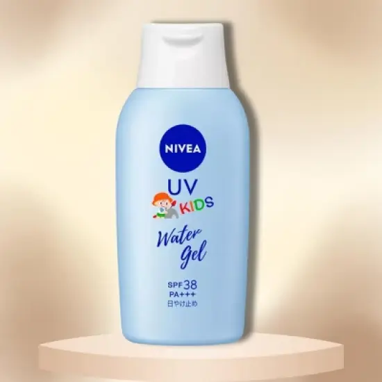 Nivea UV Kids Water Gel SPF 38 PA+++ | A gentle, lightweight UV gel made for the delicate skin of children - (4.23 oz) image {2}