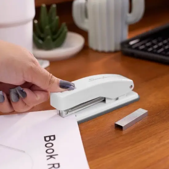 Swingline Cub Compact Stapler White image {2}