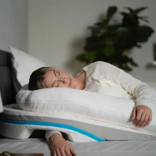 MedCline Shoulder Relief System, Bundle - Bed Wedge & Shoulder Pillow for Side Sleepers + Extra Cases image {2}