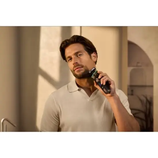 Philips Norelco Prestige Ultra i9000 Electric Shaver image {7}