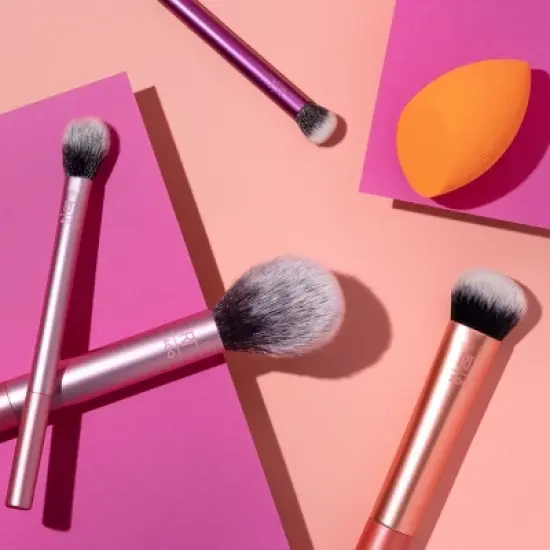 Real Techniques Everyday Essentials Makeup Brush Kit - 5pc image {5}