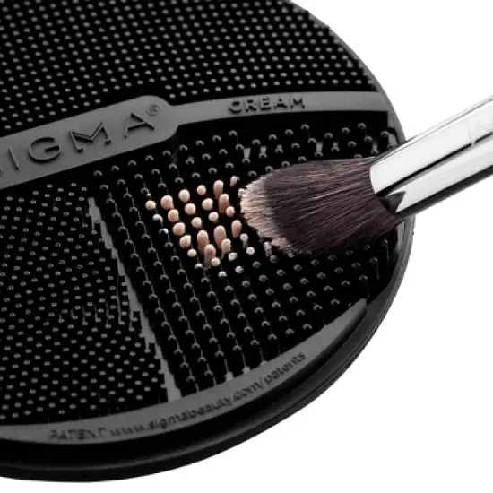 Sigma Beauty Travel Switch Brush Cleaners image {5}
