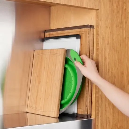 OXO 3.5qt Colander with Handle Green image {5}
